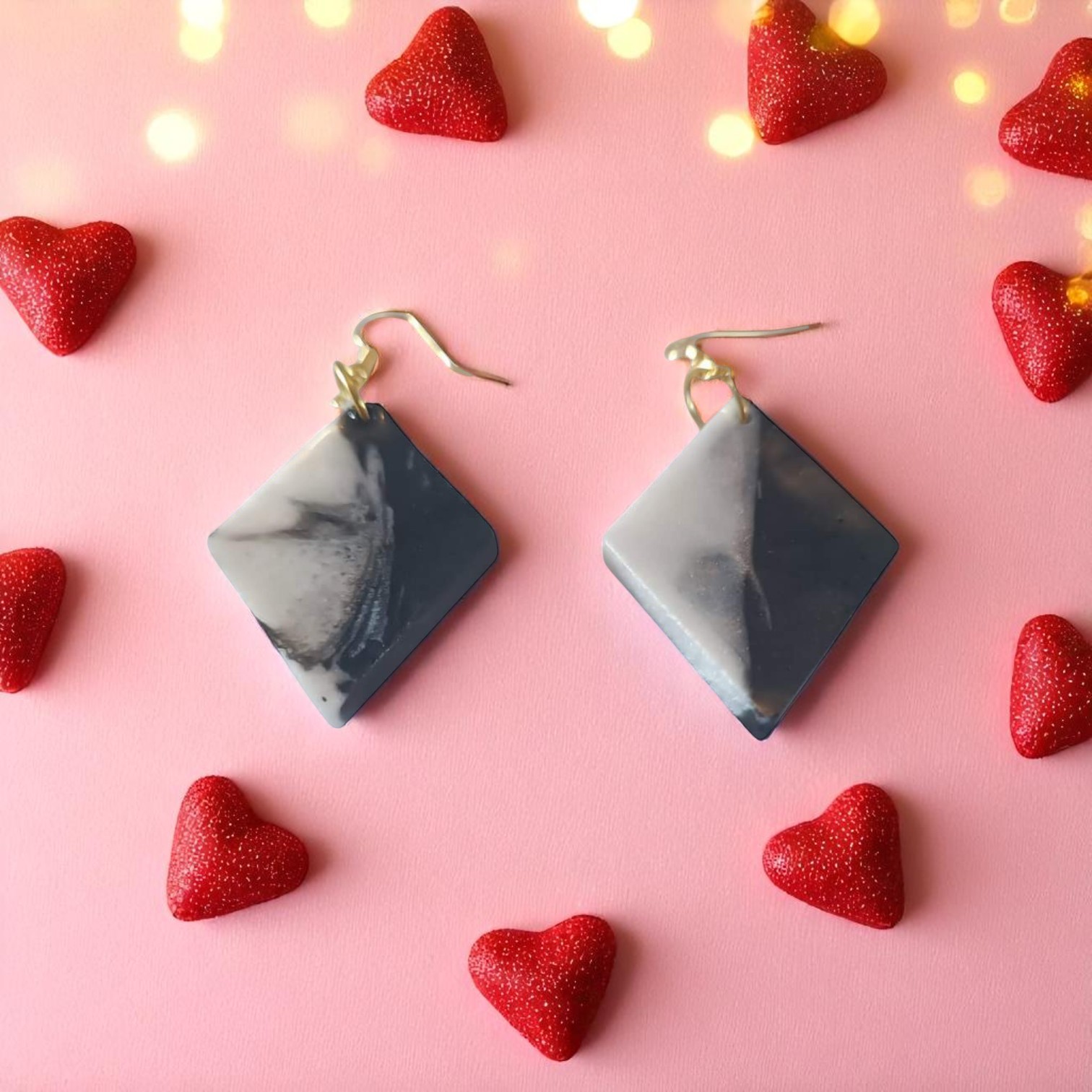 Boucles D'oreilles - Losange Noir et Blanc – Image 3